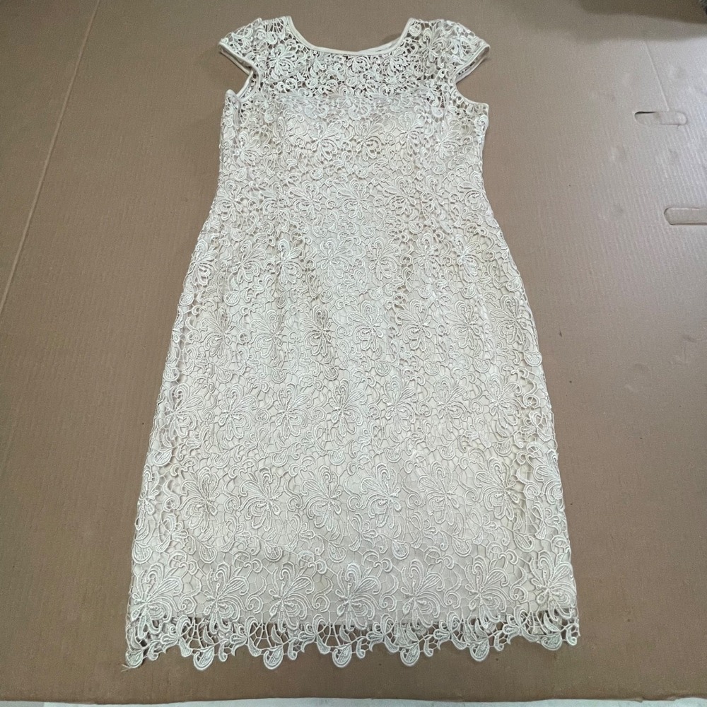 Adrianna Papell Size 10 Ivory Floral Guipure Lace Cap Sleeve‎ Sheath Knee Dress